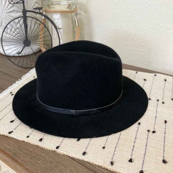 Scoop NYC Accessories - Scoop NYC NWOT 100% Wool Black Fedora Hat
